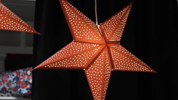 Лампа Красная Звезда Черном Фоне Волшебный Ночной Свет Текстуры — стоковое видео