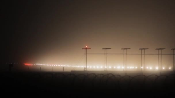 Pista Aterrizaje Niebla Luces Navegación Niebla Estroboscópica — Vídeos de Stock