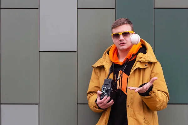 Fotograaf neemt foto 's van bewegende sportobjecten .slow motion tijd — Stockfoto