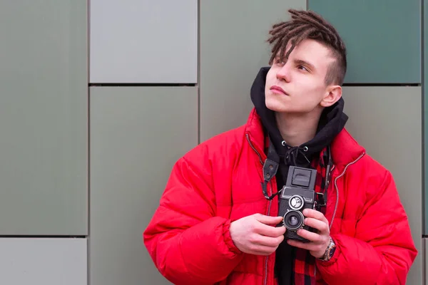 Portrait of photographer took shot and looking to the side fashionable — Stock Photo, Image