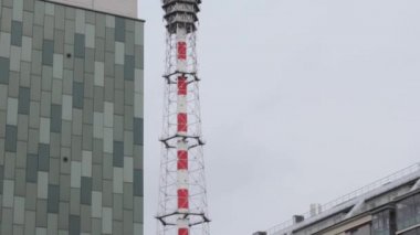 Televizyon kulesi fernsehturm modern ev. Altyapı erişilebilirlik sinyali dışarıda