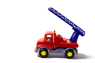 Oyuncak itfaiye aracı acil kurtarma ekibini izole etti 