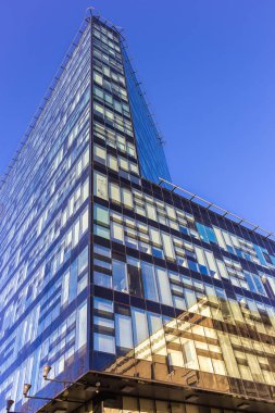 Gelecekçi ofis inşaatı geometri geometri kesişim cephesi perspektifi