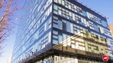 Gelecekçi ofis inşaatı geometri geometri kesişim cephesi perspektifi