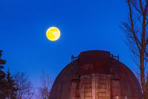 Telescópio Observatório Exploração Espacial Céu Lua Cheia — Fotografia de Stock