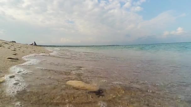 Zee Golven Strand Surfen Zomer Rustig Zeegezicht Slow Motion Kustlijn — Stockvideo