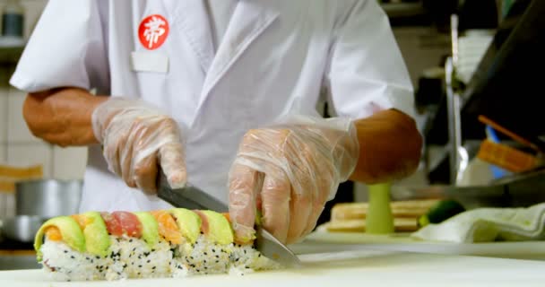 Chef Masculin Préparant Des Sushis Cuisine Restaurant — Video