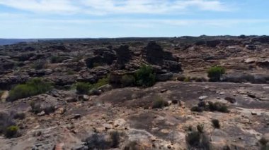 Güzel manzara ve rocky Dağları 4k havadan görünümü