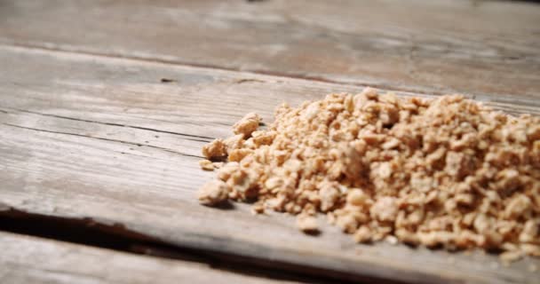 Primer Plano Granola Una Mesa Madera — Vídeos de Stock