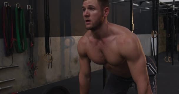 Vista Frontal Close Homem Sem Camisa Muscular Caucasiano Cross Training — Vídeo de Stock