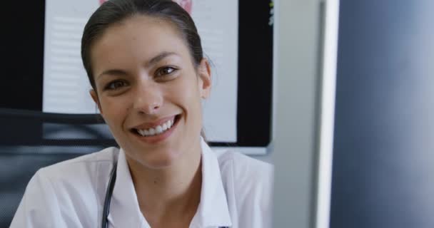 Portrait Close Caucasian Female Healthcare Worker Sitting Computer Monitor Desk — Stock Video