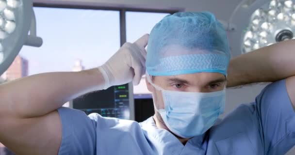 Widok Przodu Zbliżenie Białego Pracownika Służby Zdrowia Szpitalu Chirurgicznym Czapce — Wideo stockowe