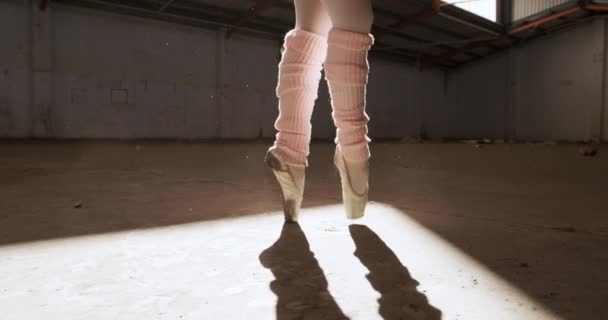 Front View Legs Female Ballet Dancer Practicing Empty Warehouse Standing — Stock Video