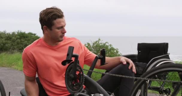 Side View Fit Caucasian Man Sportswear Training Outdoors Riding Recumbent — Stock Video