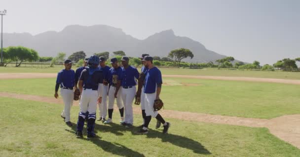 Vista Lateral Equipe Multi Étnica Jogadores Beisebol Sexo Masculino Que — Vídeo de Stock