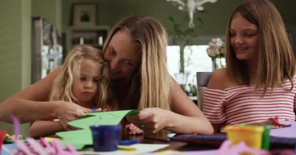 Vooraanzicht Close Van Een Blanke Vrouw Genieten Van Vrije Tijd — Stockvideo