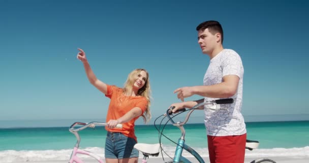 Boční Pohled Šťastný Bělošský Pár Těší Volný Čas Pláži Spolu — Stock video