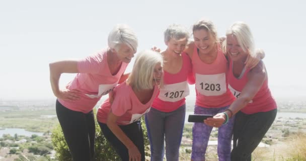 Fun Run Race Στον Ήλιο Front View Group Caucasian Female — Αρχείο Βίντεο