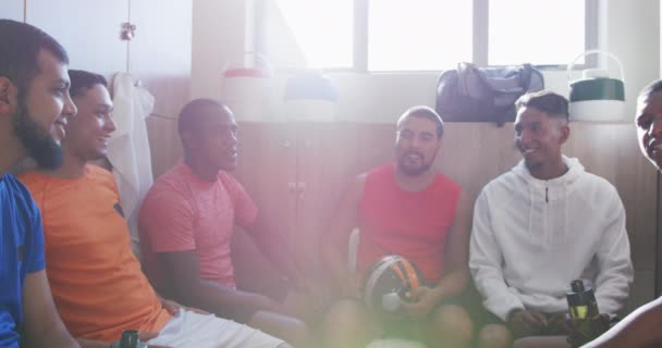 Vista Frontal Grupo Multiétnico Feliz Jogadores Futebol Masculinos Vestindo Roupas — Vídeo de Stock