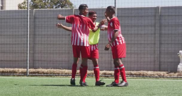 Vue Face Trois Joueurs Football Masculin Race Mixte Portant Une — Video