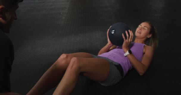 Vista Frontale Una Atletica Donna Caucasica Che Indossa Abiti Sportivi — Video Stock