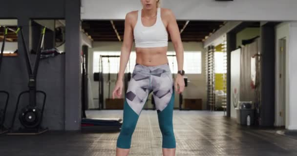 Front View Athletic Caucasian Woman Wearing Sports Clothes Cross Training — Stock video