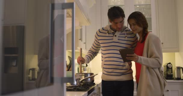 Side View Caucasian Couple Enjoying Time Together Apartment Standing Kitchen — Stock Video