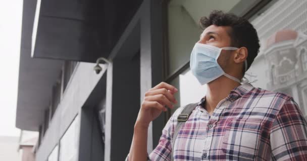 Portrait Caucasian Man Wearing Face Mask Coronavirus Covid Out City — Stock Video