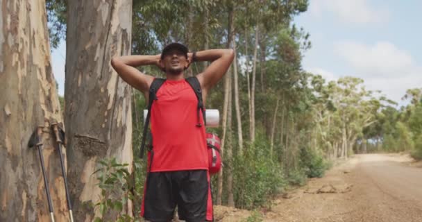 Apto Homem Raça Mista Deficiente Com Perna Protética Desfrutando Seu — Vídeo de Stock