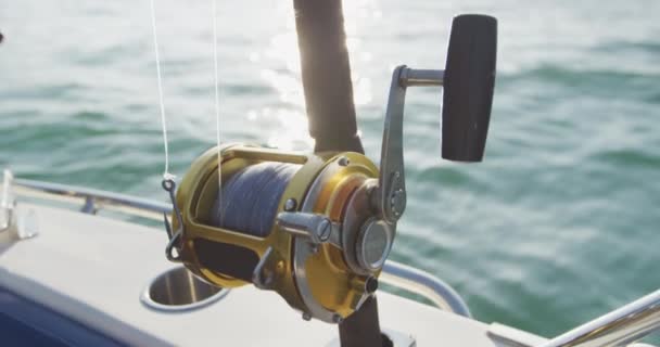 Close Detalhe Uma Vara Pesca Barco Pronto Para Por Usado — Vídeo de Stock