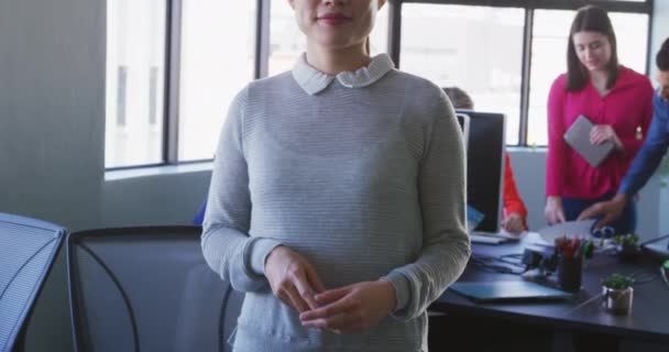 Portrait Une Femme Asiatique Affaires Créative Travaillant Dans Bureau Moderne — Video