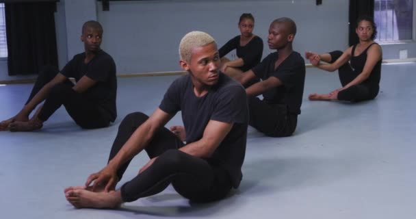 Multi Ethnic Group Fit Male Female Modern Dancers Wearing Black — Stock Video