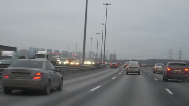 Motorvägen Kvällen Res Bort Från Stan Bra Hastighet Med Bil — Stockvideo