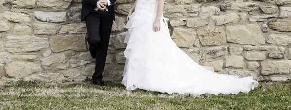 Suknia ślubna haftowane — Zdjęcie stockowe