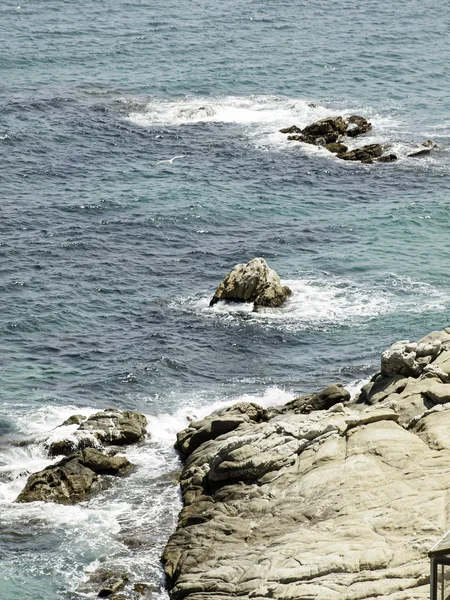 Fale na brzeg morza — Zdjęcie stockowe