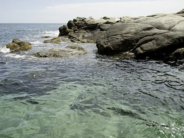 Ondas na costa do mar — Fotografia de Stock