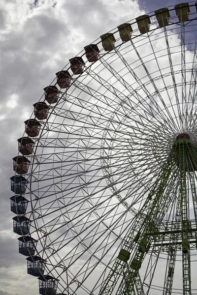 Pariserhjul i park – stockfoto