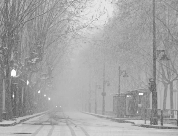 Nieva en la ciudad — Foto de Stock