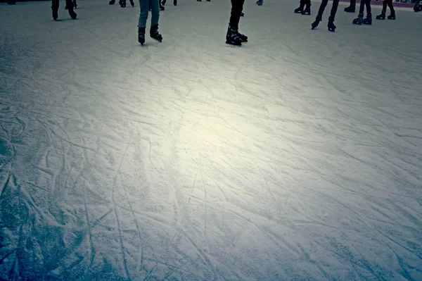 Girls track skating — Stock Photo, Image