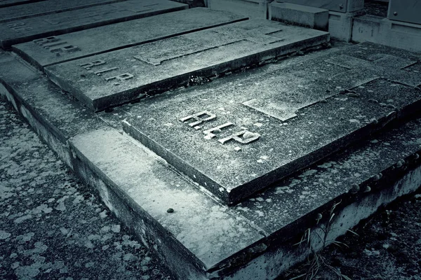 Door tomb cemetery — Stock Photo, Image