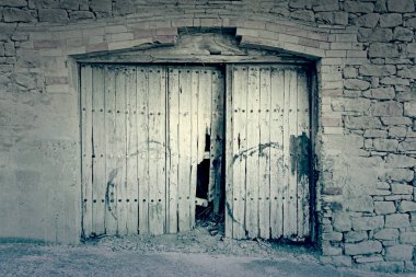 Rustik pencere kırık