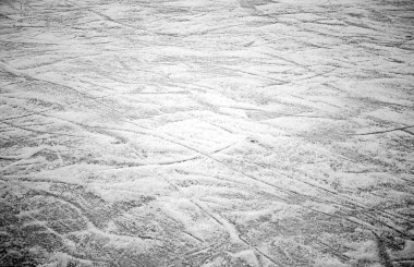 Çatlaklar buz pateni pisti