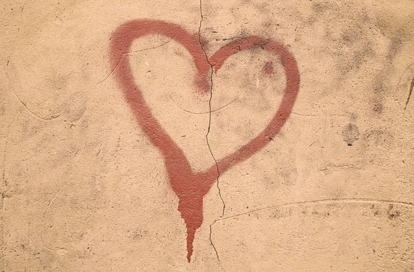 Malt rødt hjerte – stockfoto