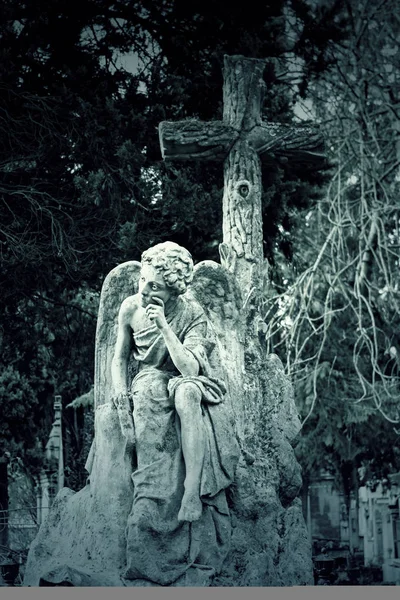 Krzyż z aniołem — Zdjęcie stockowe