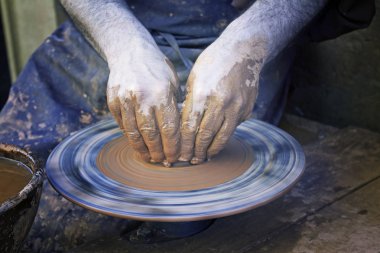 Usta eller çalışma