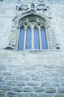 Ortaçağ pencere taşı