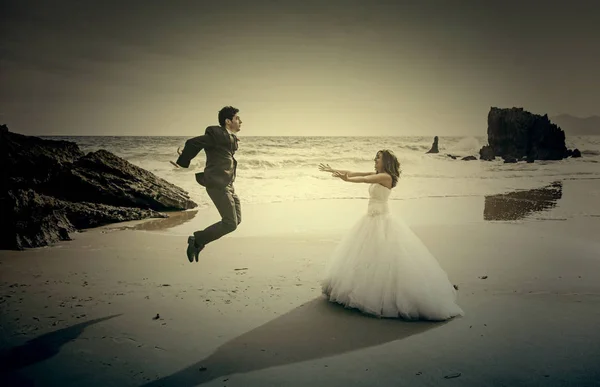 Mariage plage couple — Photo