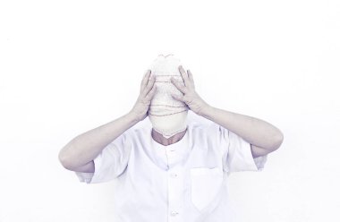 Blindfolded kişi hasta