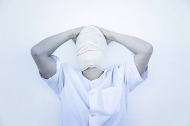 Kukuletalı kişi hasta