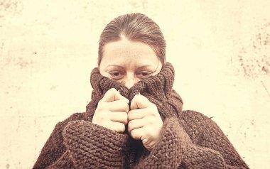 Kız üzgün ve depresyonda